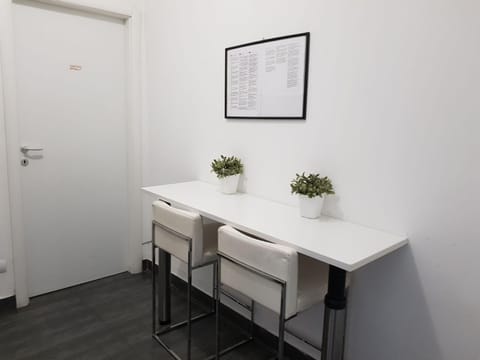 Kitchen or kitchenette, Communal kitchen