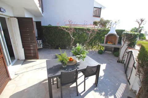 Patio, BBQ facilities, Balcony/Terrace