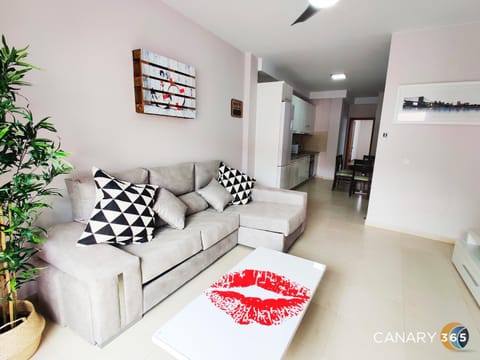 Intimate and Stilysh Apt, PKG, Self Entry by Canary365 Apartment in Palmas de Gran Canaria