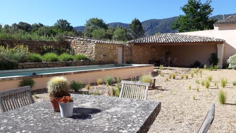 Mas du Figuier Oppede Luberon House in Ménerbes