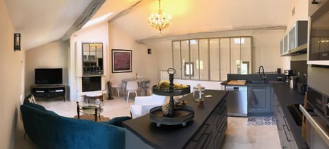 Kitchen or kitchenette, Living room, Dining area