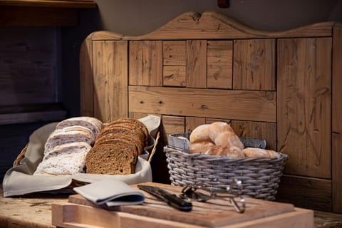 Breakfast, Buffet breakfast