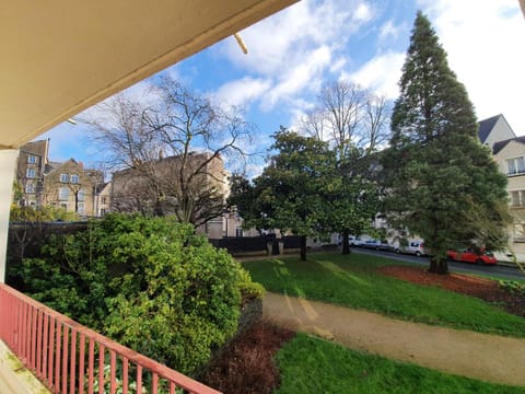 Balcony/Terrace, Mountain view