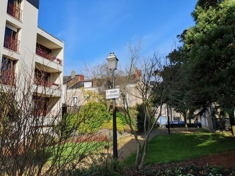 Property building, Neighbourhood, City view