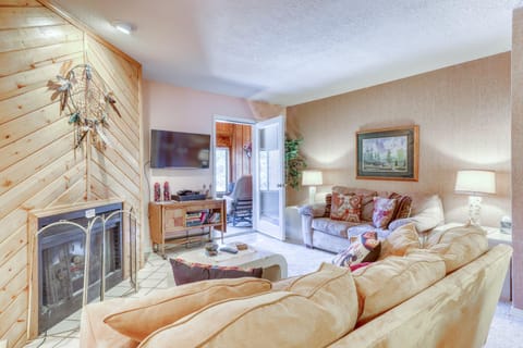 Gold Dust F3 Condo in Angel Fire