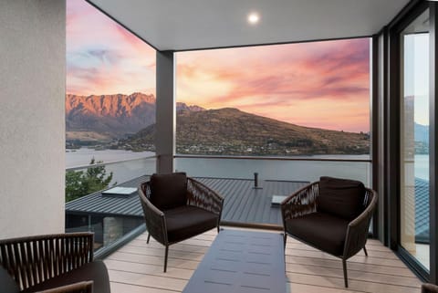 The Rata Luxury Penthouse House in Queenstown