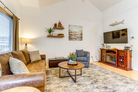 Walk Downtown Modern Coeur dAlene Getaway Apartment in Coeur dAlene