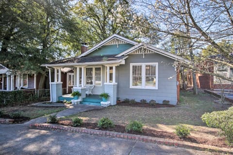 Charming 1916 Bungalow about 3 Miles to Augusta Course House in Augusta