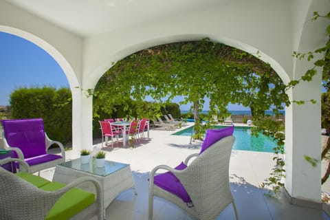 Ayia Thekla Seafront Villa Lavender Chalet in Sotira