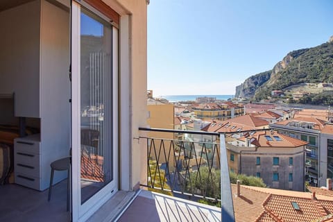 Balcony/Terrace, City view