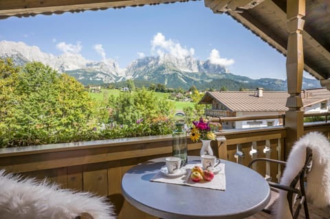 Balcony/Terrace, Mountain view