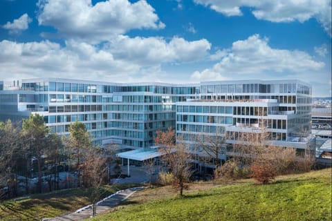 Property building, Restaurant/places to eat, Day, Garden view, Landmark view