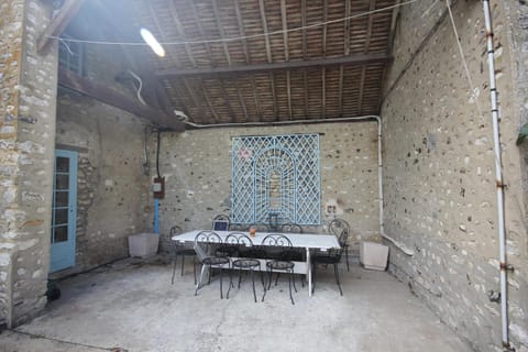 Patio, Dining area