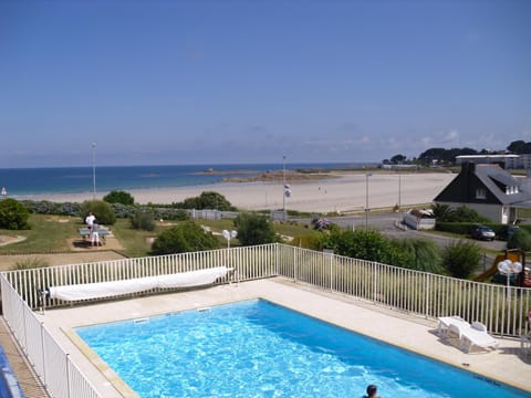 Duplex 6 pers piscine et vue mer Apartamento in Trévou-Tréguignec