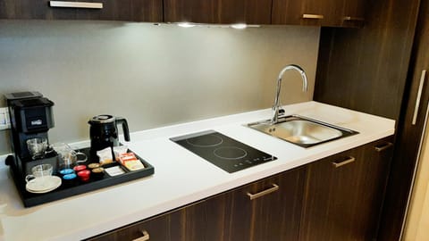 Coffee/tea facilities, Kitchen or kitchenette