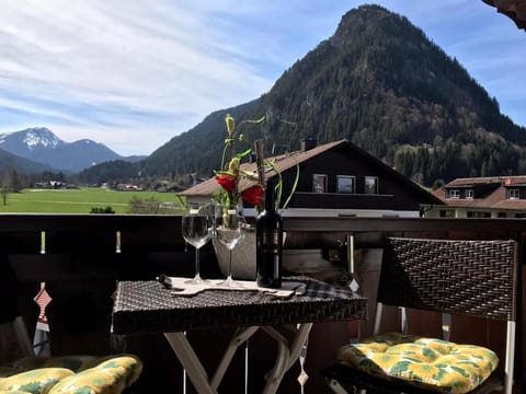 Balcony/Terrace, Mountain view