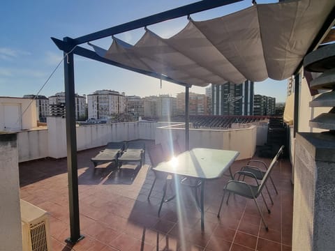 BEAUTIFUL PENTHOUSE SOLARIUM IN BOLICHES BEACH Apartment in Fuengirola