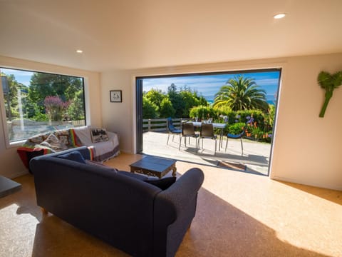 Tapu Bay Treasure - Kaiteriteri Holiday Home House in Tasman District, Tasman, New Zealand