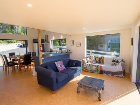 Tapu Bay Treasure - Kaiteriteri Holiday Home House in Tasman District, Tasman, New Zealand