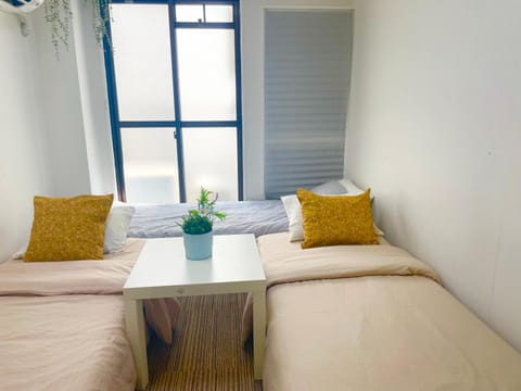 SIMPLY WHiTE GUEST ROOM302 Apartment in Osaka