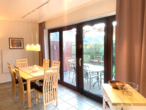 Balcony/Terrace, Living room, Seating area, Dining area