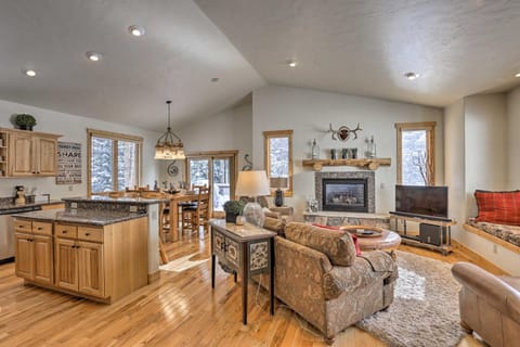 Upscale Breck Home Less Than 5 Mi to Main St and Ski Resort! Haus in Blue River