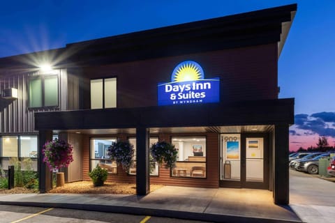 Days Inn & Suites by Wyndham Duluth by the Mall Hotel in Duluth