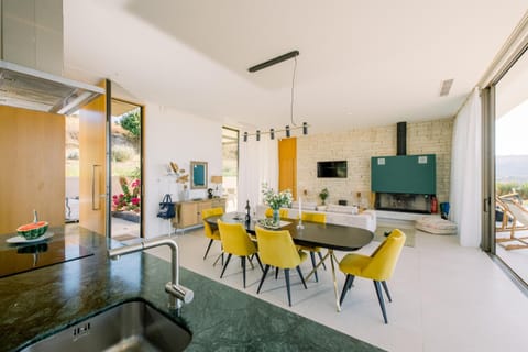 Ellas Residence fantastic pool heated Villa in Crete