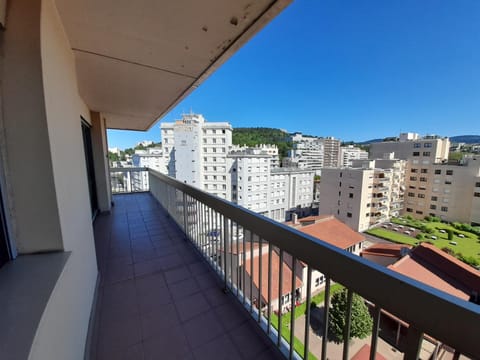 Balcony/Terrace, City view