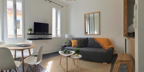 studio 12 vieux port Apartment in La Ciotat