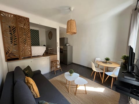 studio 12 vieux port Apartment in La Ciotat