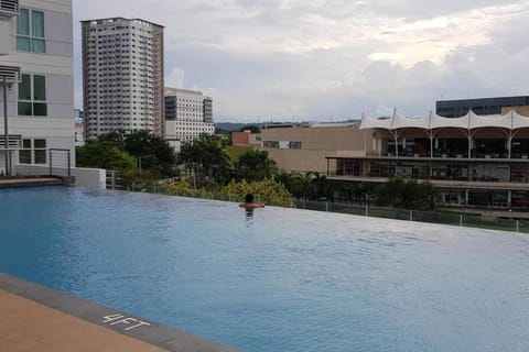 LustraAbreeza 1 Bed Apartment Free WIFI Apartment in Davao City