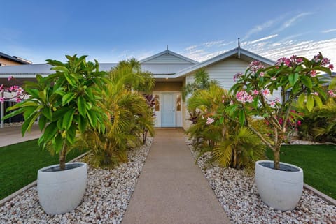 4 Corella Court - Pool and Jetty 12m max House in Exmouth