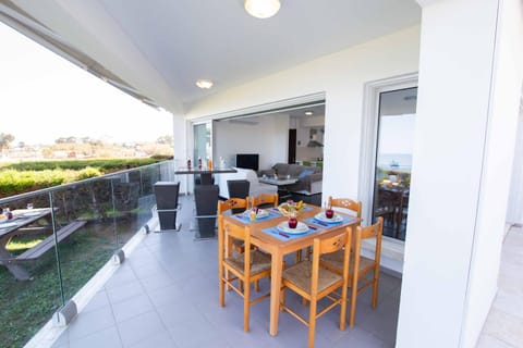 Garden, Dining area