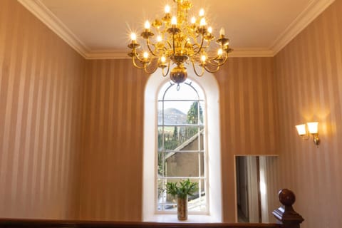 Newton Manor House - Luxury Retreat Sleeps 13 House in Scotland