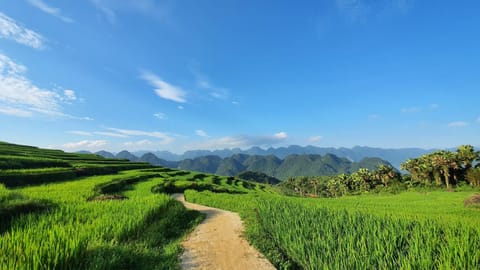 Nearby landmark, Spring, Natural landscape, Mountain view