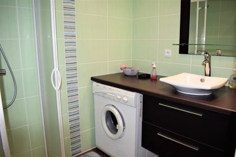 Appartement 2-4 pers VUE MER EXCEPTIONNELLE avec terrasse à PERROS-GUIREC - Ref 908 Apartment in Perros-Guirec