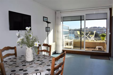 Appartement 2-4 pers VUE MER EXCEPTIONNELLE avec terrasse à PERROS-GUIREC - Ref 908 Apartment in Perros-Guirec