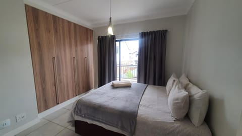 The Blyde Crystal Lagoon One Bedroom Apartment Condo in Pretoria