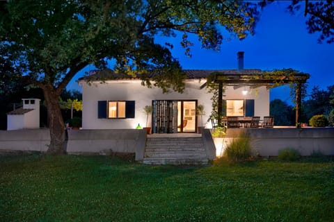 Property building, Facade/entrance, Garden