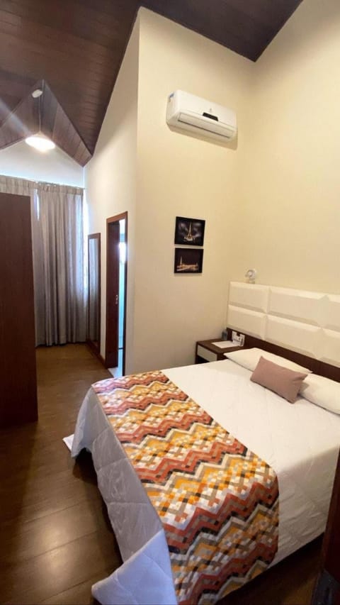 Bed, Photo of the whole room, Bedroom, wardrobe, air conditioner