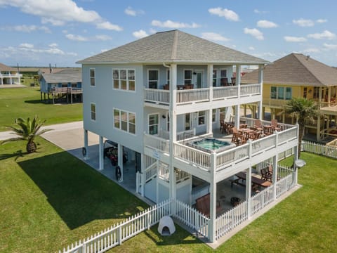 Property building, Neighbourhood, Hot Tub, Beach, Beach