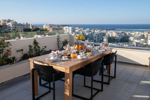 Balcony/Terrace, Food and drinks, City view, Sea view