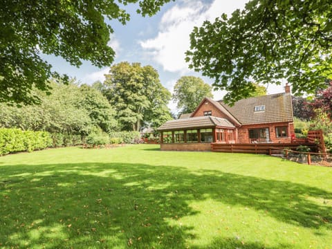 Property building, Garden, Garden view