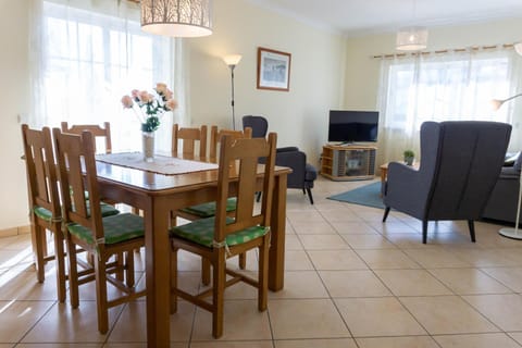 Living room, Dining area, Dinner