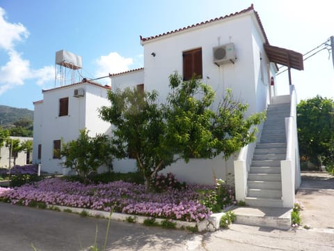 Studios Calvinos Apartment in Samos Prefecture