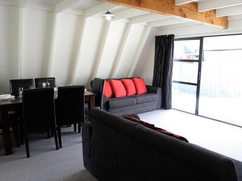 Central Ski Chalet - Ohakune Holiday Home House in Ohakune