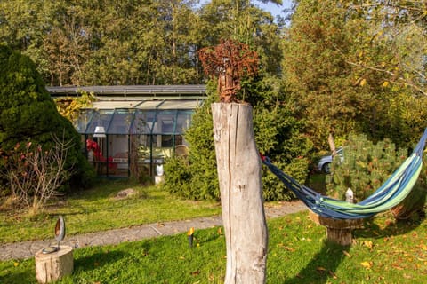 Garden, Seating area