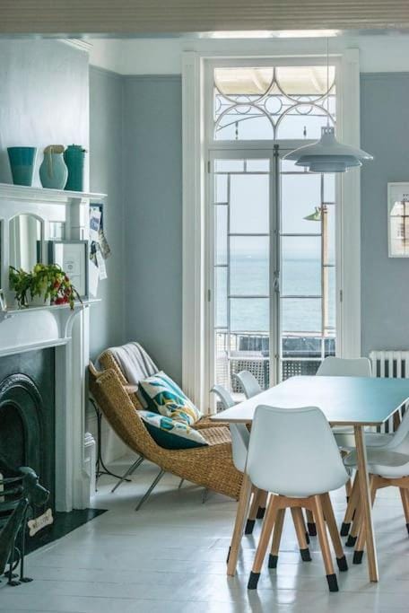 The Wellington: Two bedroom apartment with balcony and sea views Apartamento in Ramsgate