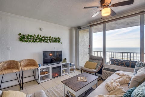 Top-Floor Beach Condo with 2 Oceanfront Balconies! Condo in Daytona Beach Shores